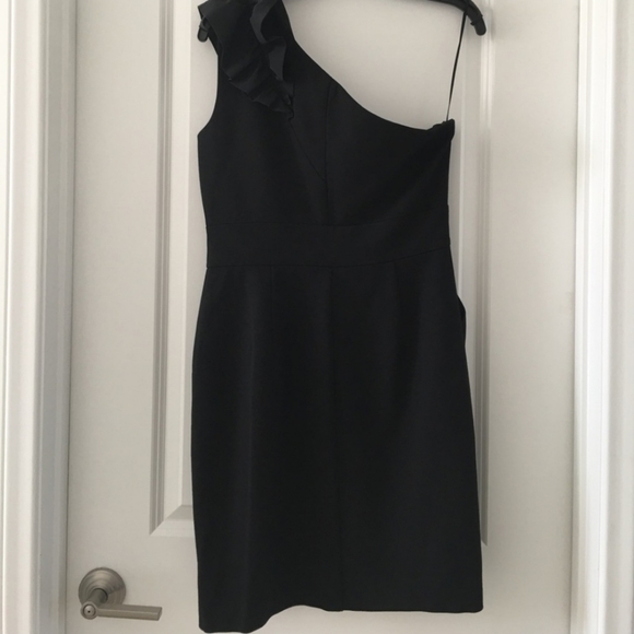 Trina Turk Sheila one shoulder black ruffle shift pencil mini dress S - Picture 4 of 8